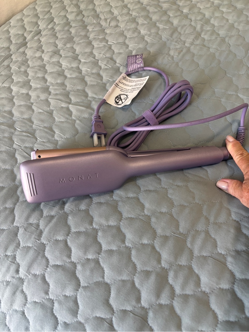 Monat Purple Wave Maker Hair Straightener-Sleek Ceramic Styling Iron NWT -no box